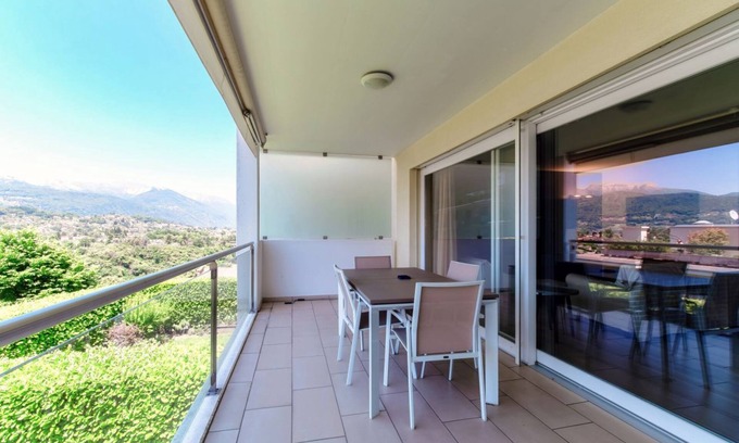 Paradiso Apartment | Modern apartment with terrace near Lugano (Sandi Luxury Apartment)