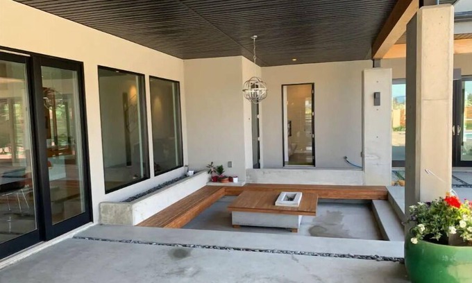 Southeast Kelowna House | Modern Apple Orchard Estate