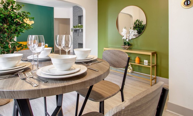 Mount Vernon Apartment | Modern Apt Downtown BMORE
