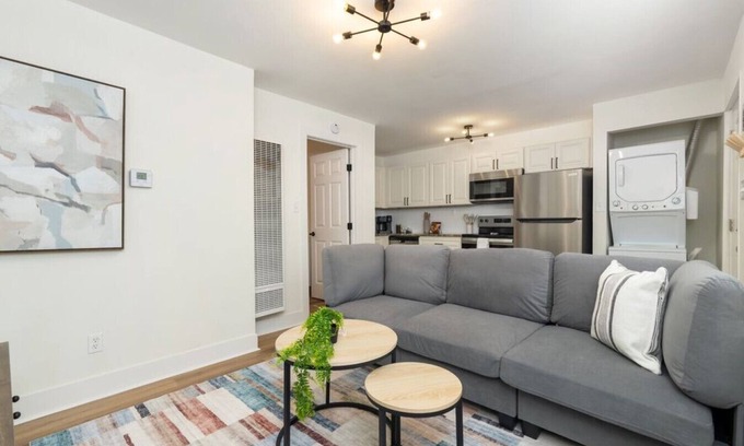 Downtown Columbus Apartment | Modern Apt | Parking | Near German Village + Dtwn