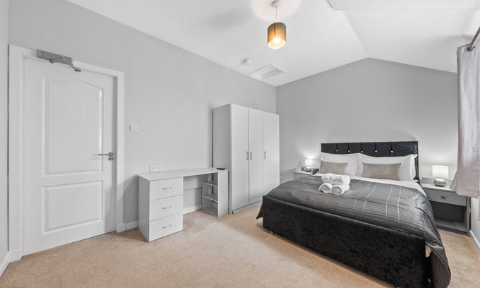 Bannockburn Bed & Breakfast | Modern Bannockburn Guest House - Room 5