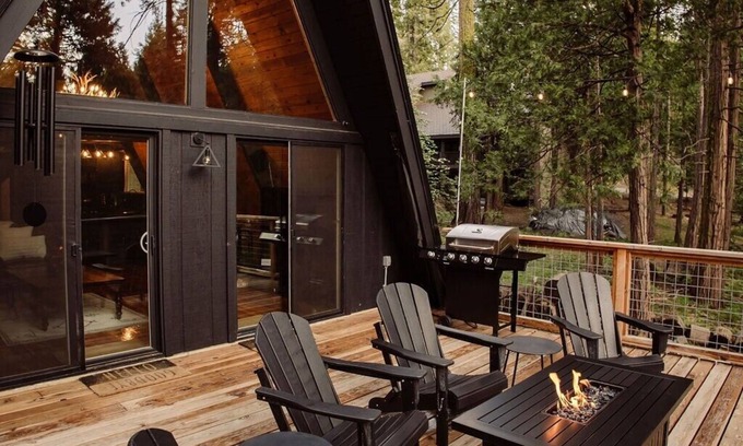 Sierra Cedars Cabin | Modern Black A-Frame overlooking a Meadow w/AC!