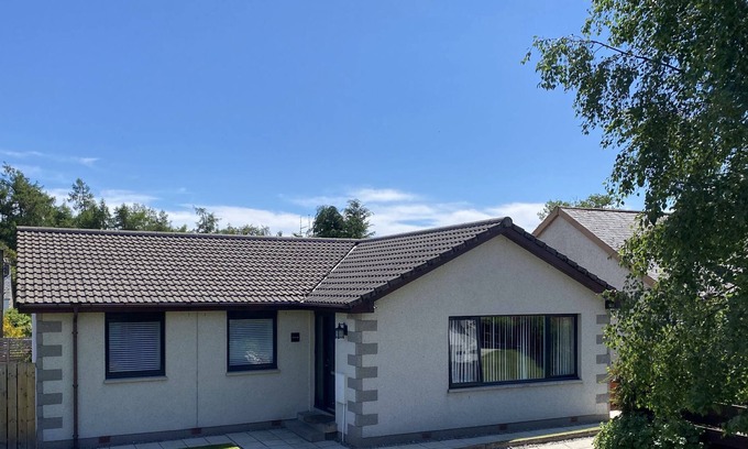 Newtonmore House | Modern Bungalow in Newtonmore - 15 minutes from Aviemore