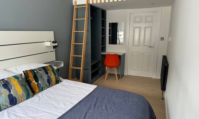 Leith Apartment | Modern city central property in Edinburgh