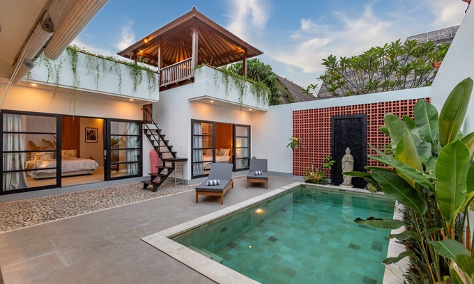 Dewi Sri Villa | Modern Clean 2BR Seminyak Pvt. Pool + Rooftop