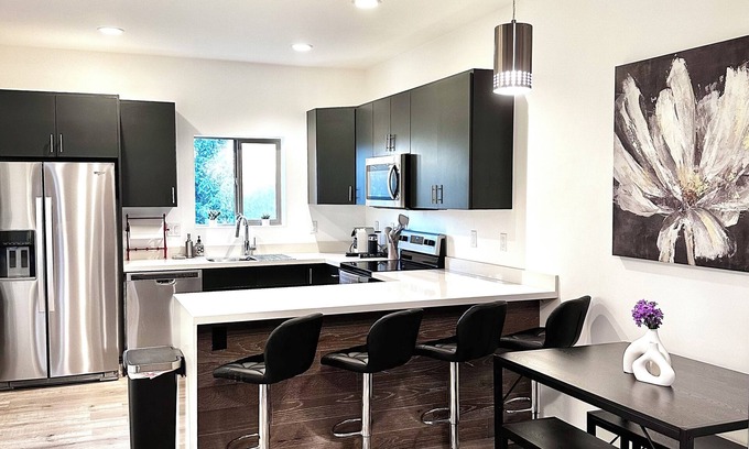 Victor Condo | Modern condo in downtown Victor