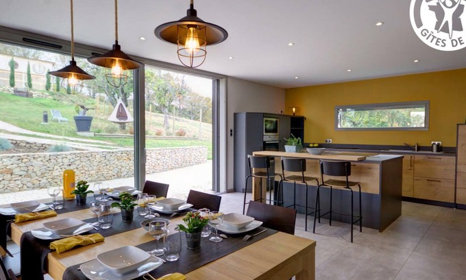 Montbrison Cottage | Modern cottage with garden and pond, near Montbrison