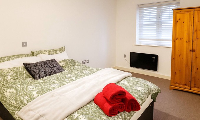 Edgbaston Apartment | Modern Cozy Flat - Business guests, Contractors