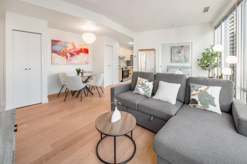 Downtown Vancouver Apartment | Modern & Cozy Home in the Heart of Downtown Vancouver
