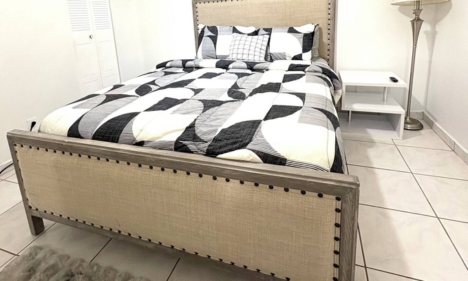 Margate House | Modern Cozy Room Shared in a home!