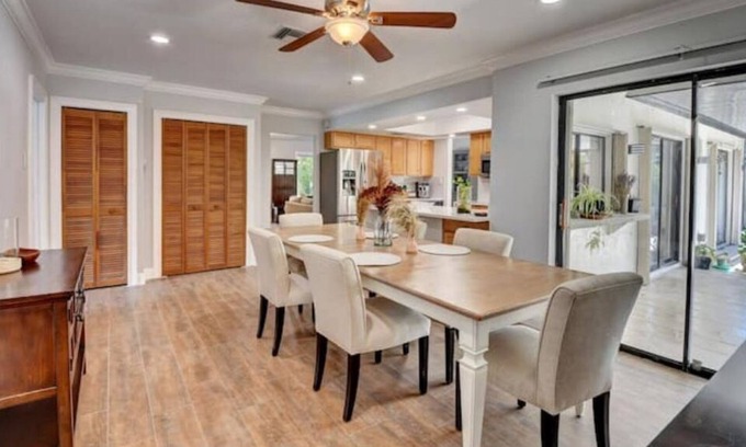 Tropic Palms House | Modern Delray House BEACH 2miles Near Downtown