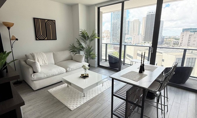 Downtown Miami Apartment | Modern Downtown Miami Luxury Studio with Private Balcony & City Views