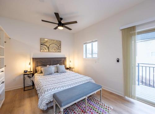 Downtown Apartment | Modern Downtown Studio - Bike or Walk to Trails & Dining