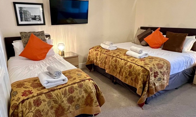 Dolgellau Bed & Breakfast | Modern, En-Suite Family Apartment located in Snowdonia National Park