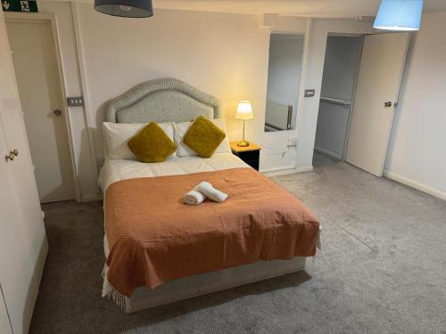 Finsbury Park House | Modern En-Suite Rooms by Finsbury Park Station 8 mins to King's Cross by Tube