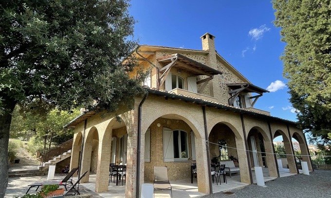 San Quirico d'Orcia House | Modern Farmhouse surrounded by vineyard/olive groves, 5 min from the town center