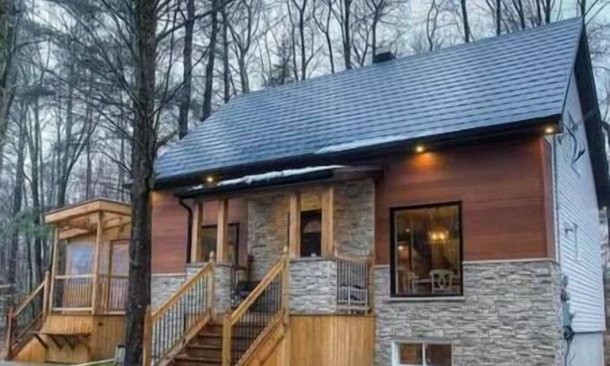 Bellefeuille House | Modern Farmhouse Cozy Chalet + Private Spa