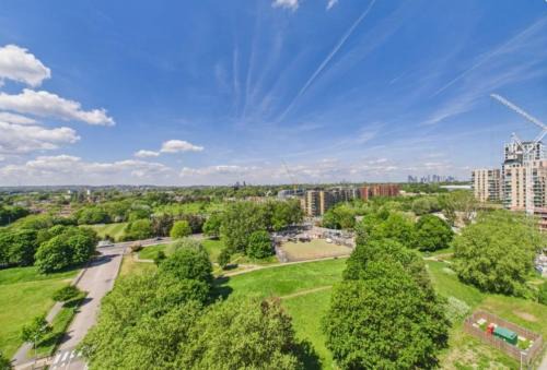Eltham West Apartment | Modern Flat - 10 mins from O2 Arena