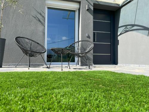 Passarona Apartment | Modern Garden Apartment - City & Mountain View