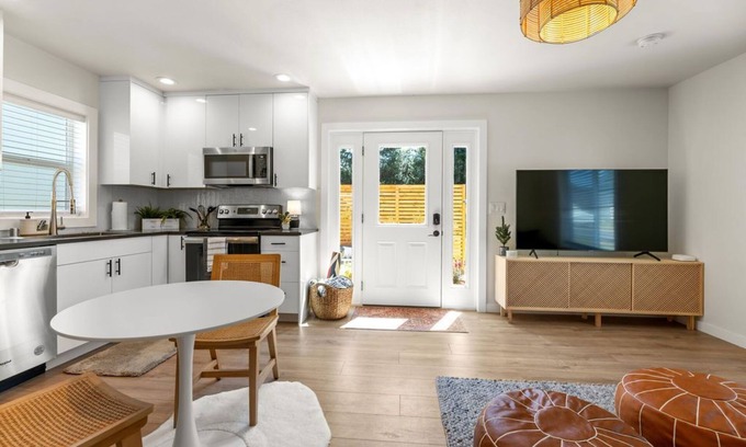 Washougal House | Modern Guest House Near Downtown!