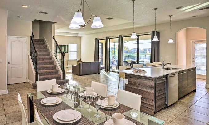 Haines City House | Modern Haines City Home with Pool and Lanai!