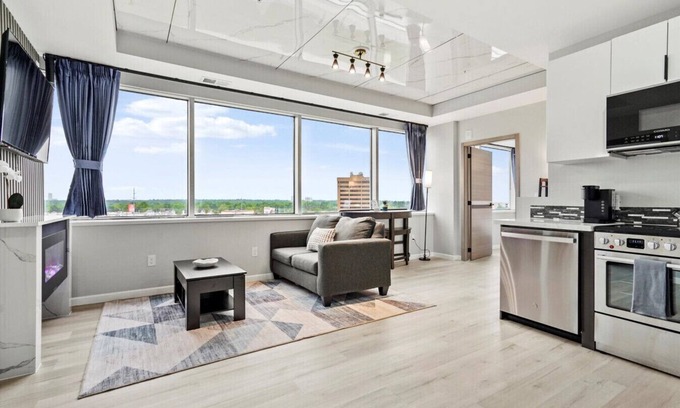 Tulsa Apartment | Modern High-Rise Apartment - 3