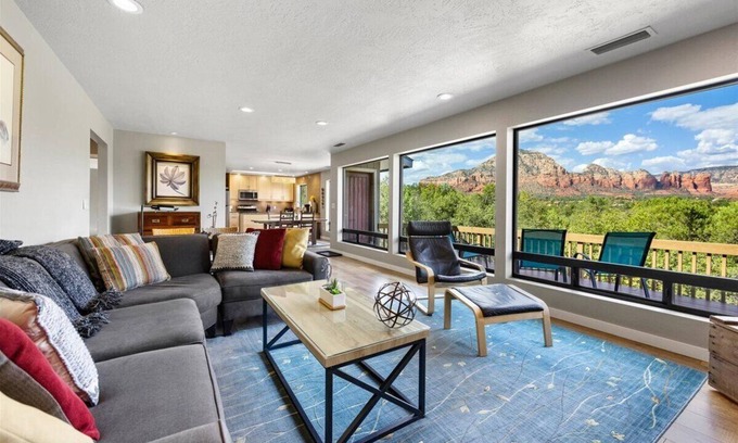 West Sedona House | Modern Hillside Home - Views, Privacy, Walk to town and a Hot Tub n