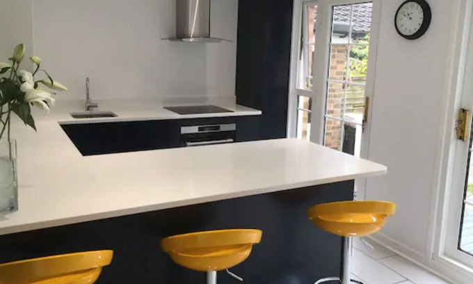 Chichester House | Modern House near Goodwood, sleeps 6 - Great base to explore Chichester