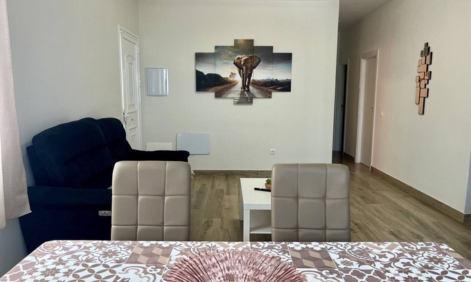 Icod de los Vinos Cottage | Modern House with beautiful Views of Teide for up to 4 people