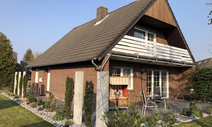 Westeraccumersiel House | Modern, large 4 star house w/sauna and fireplace - 800m to the North Sea shore