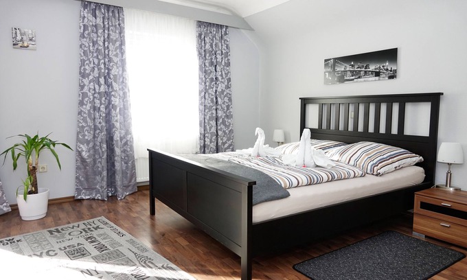 Illingen Apartment | Modern large apartment - Netflix and WiFi included!
