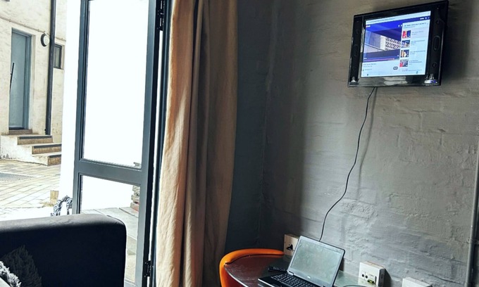 Downtown Johannesburg Apartment | Modern living in trendy Maboneng