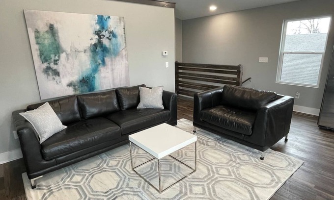 Wyandotte Condo | Modern Loft+Sky Deck~Walk to Bourbon & Beyond
