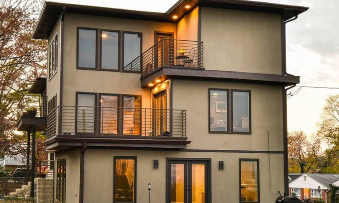 Arlington Views House | Modern Luxury 5 minutes to DC