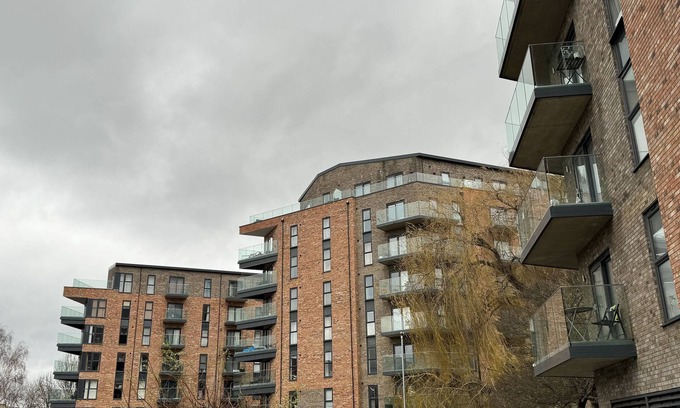 Dartford Apartment | Modern luxury apartment with Lakeview
