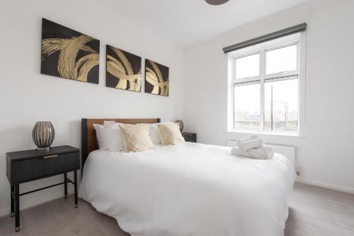 Bromley North Apartment | Modern Luxury Apartment by Bow Road Station
