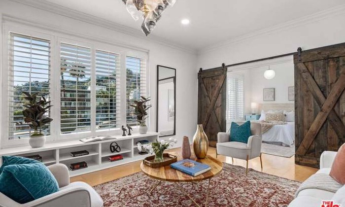 Hollywood Hills West Condo | Modern Luxury Meets Hollywood Glamour