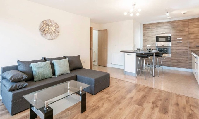 Bray on Thames Apartment | Modern Maidenhead Apartment