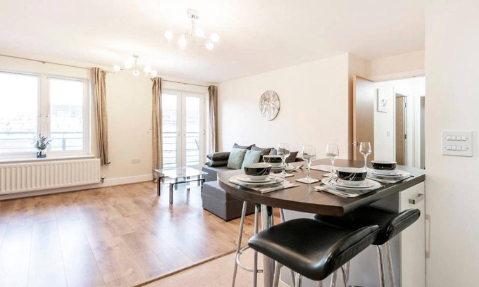 Bray on Thames Apartment | Modern Maidenhead Apartment