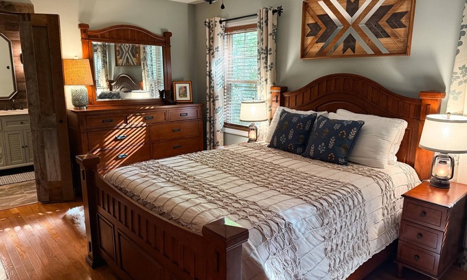 Lenoir House | Modern Mountain Cabin Near Blowing Rock - Hot Tub, Fire Pit & Trail to Waterfall