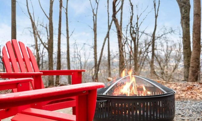 Ridgeway Cabin | Modern Mountain Cottage w Hot Tub, Fire Pit, WiFi