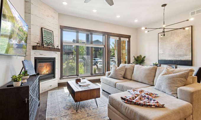 Park City Condo | Modern Mountain Escape at Blackstone Walk to PCMR!