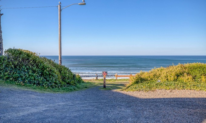 Newport House | Modern Nye Beach Home with Ocean Views & Close to Beach