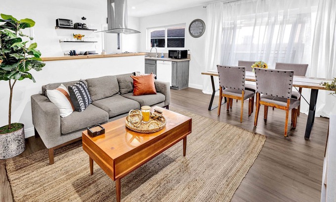 Downtown Los Angeles House | Modern Oasis in the center of LA