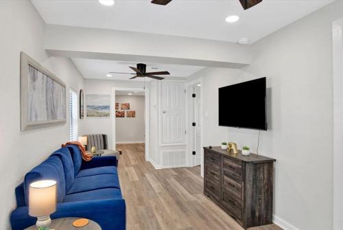 Old East Hill House | Modern & Peaceful Stay Central Near Hospitals & Shops