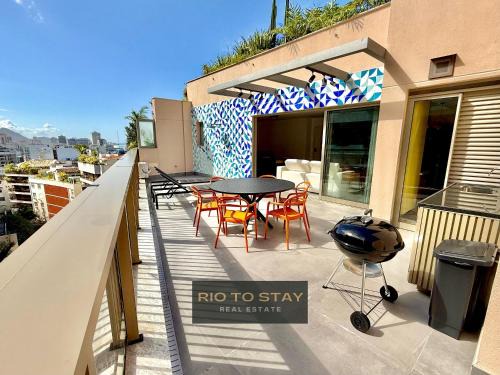 Leblon Apartment | Modern penthouse with terrace in Leblon