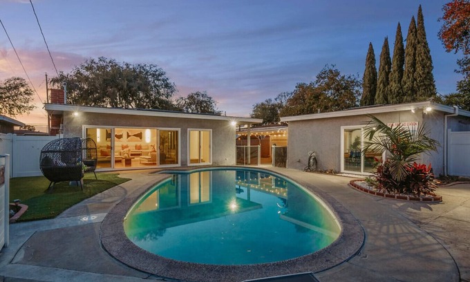 Los Altos House | Modern Pool House - 22min toDisney+W/D+P