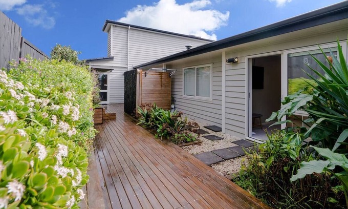 Rosedale House | Modern private 2 bedroom home unit in Albany