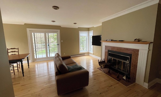 Knowlton Condo | Modern, Quiet, and Convenient 3BR Condo in Knowlton