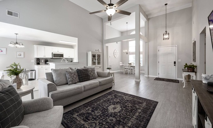 Cartersville House | Modern Ranch Near LakePoint — 10% Week 15% Month